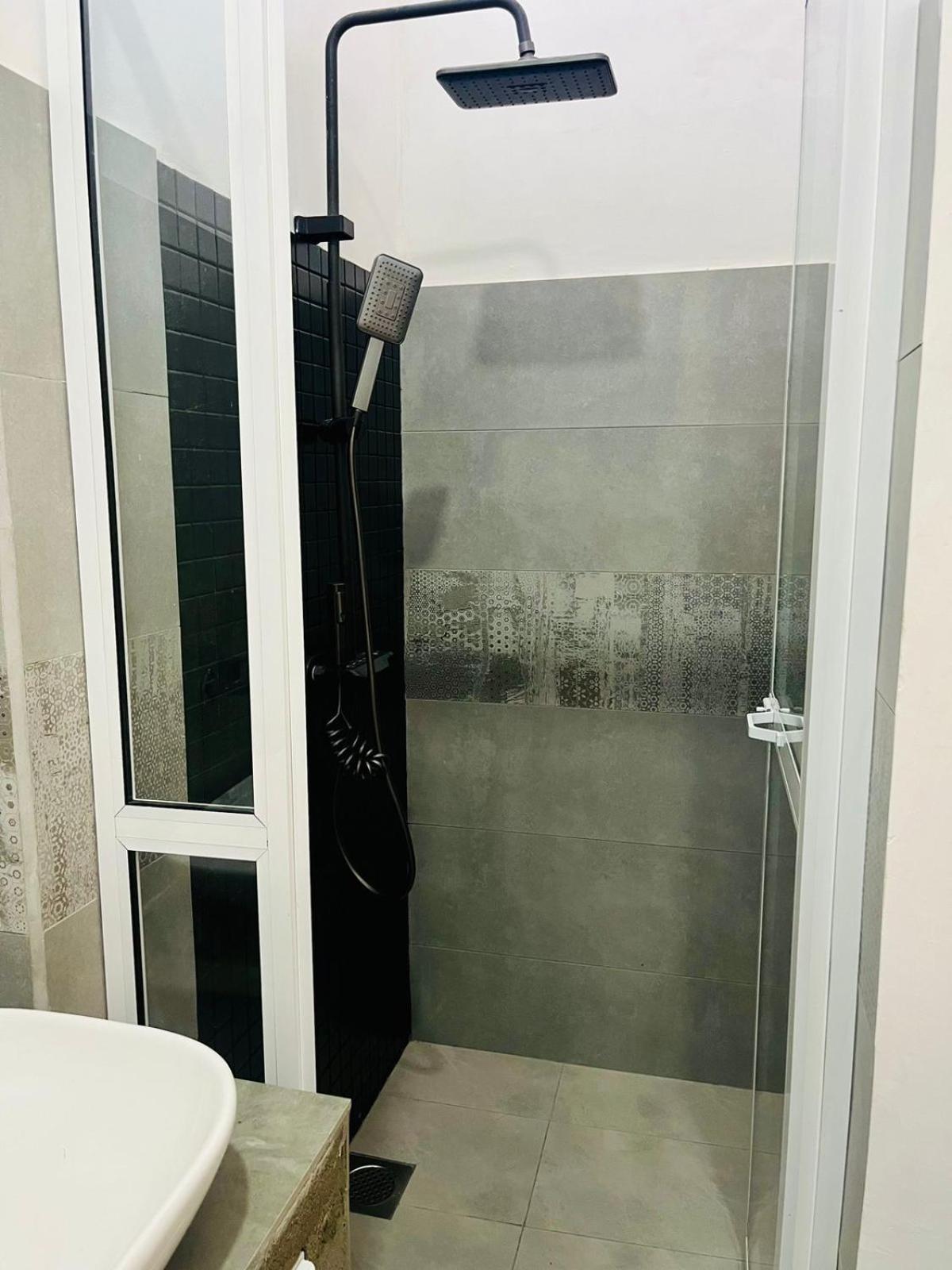 בנדרוולה Bloom House Homestay מראה חיצוני תמונה